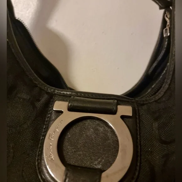 Ferragamo Black Leather Fabric shoulder Bag. Professionally restored. Dust bag - Picture 10 of 10